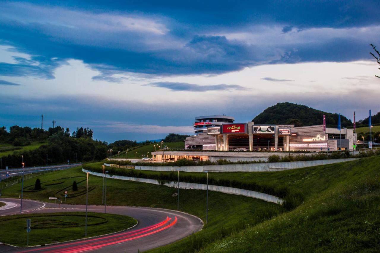 Mond, Resort & Entertainment Sentilj Buitenkant foto